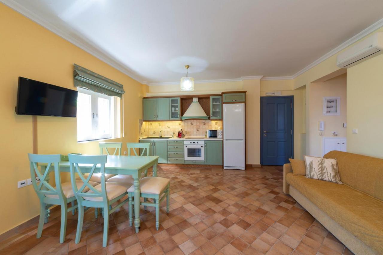 Galaxídhion Nautilus Luxury Suites מראה חיצוני תמונה